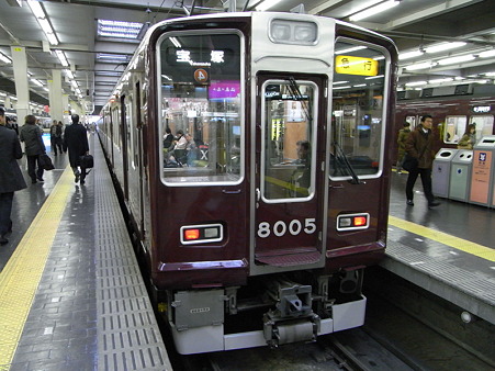 阪急電車(阪急梅田駅)