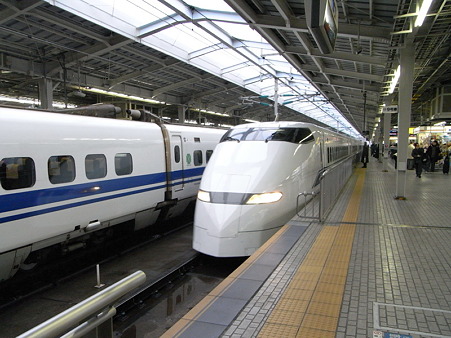 300系(新大阪駅)