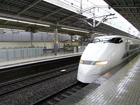 300系(新横浜駅)