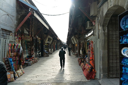 2011.01.28　トルコ　イスタンブル　スルタンアフメト・モスク左下の商店街
